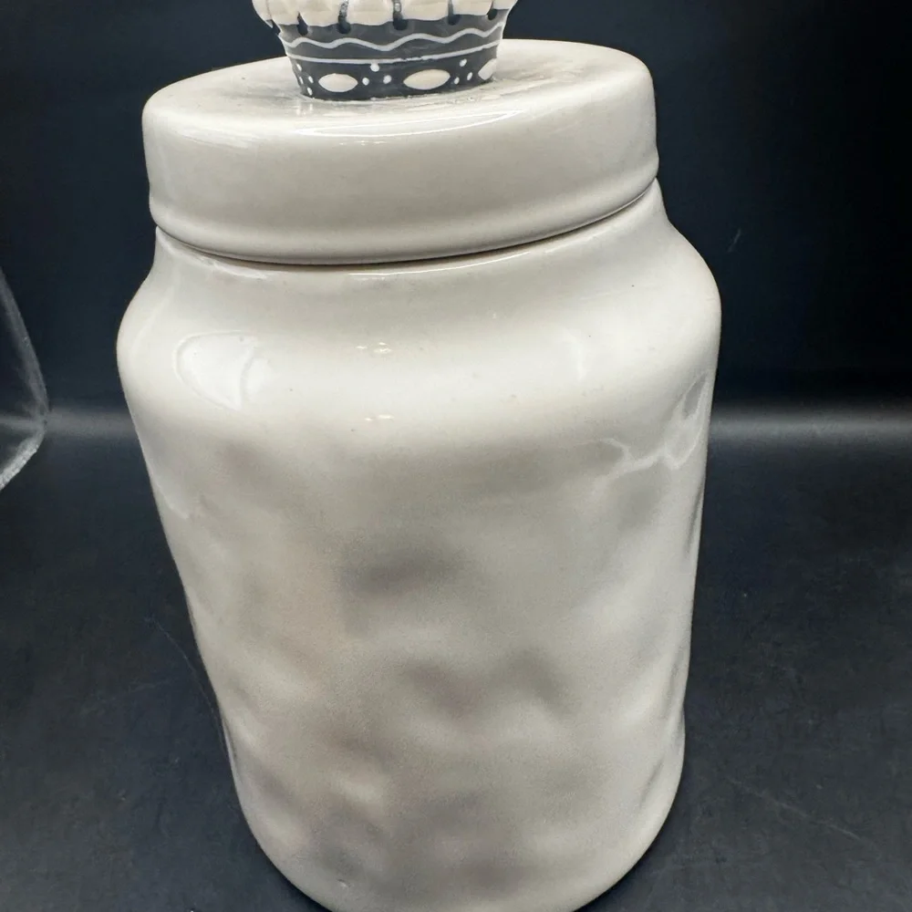 Rae Dunn Artisan Collection Ceramic Dog Treats Canister w/Crown Lid 9-1/2